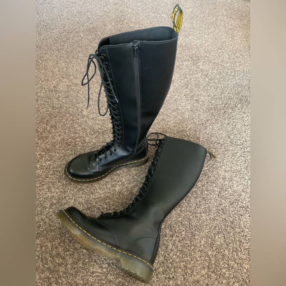 Dr Marten 20 eye knee high boots